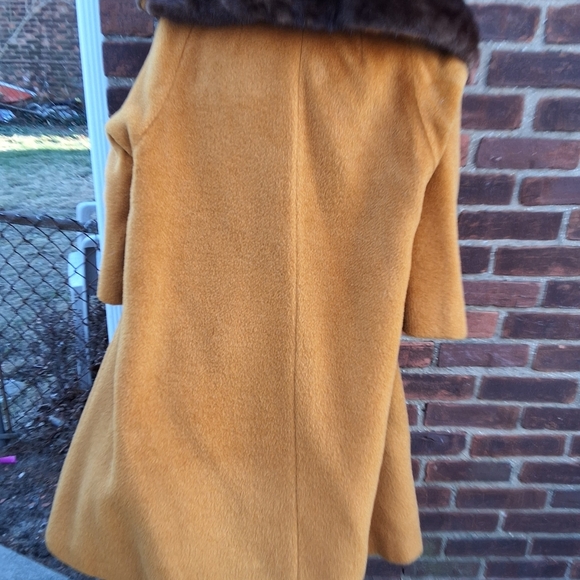 Lilli Ann 1950s mustard pumpkin mohair wing coat with Mink collar - Picture 11 of 16
